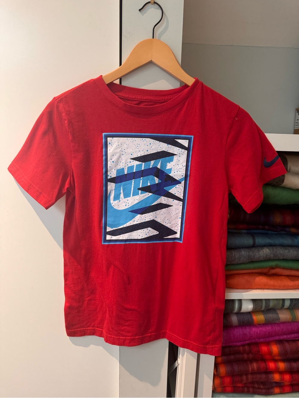 Nike Boys Graphic T-Shirt | Size Large (12–13 Years) | Red